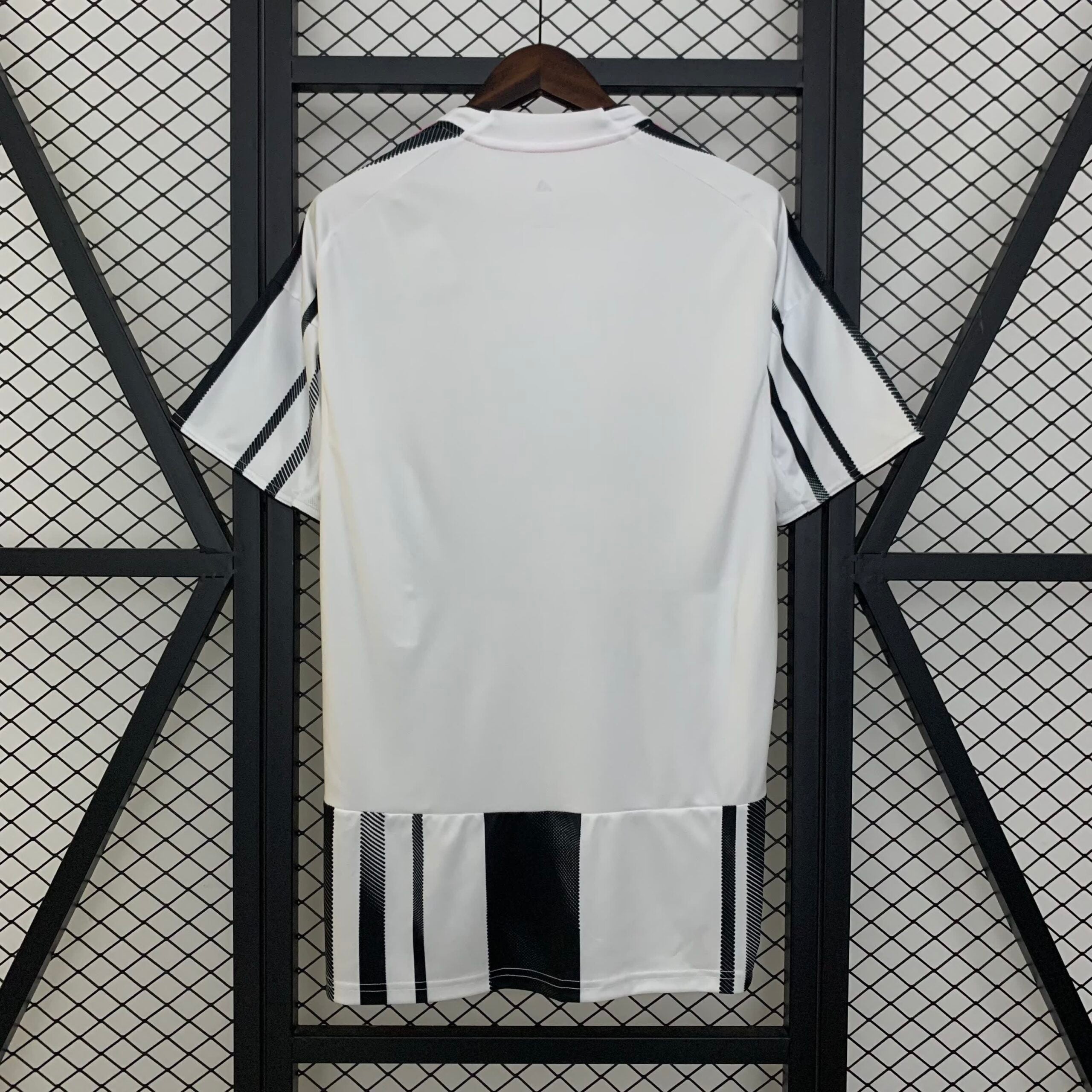 Jersey Juventus 2025/2026 Local, Fan Version